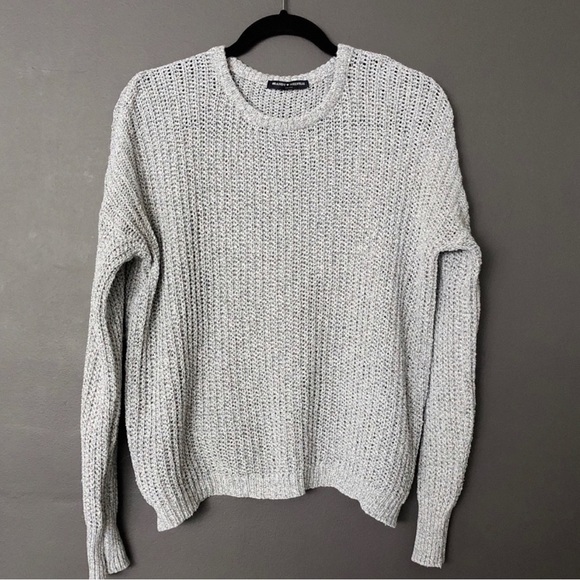 Brandy Melville ‘Bronx’ Knit Crewneck Sweater. - Picture 1 of 3